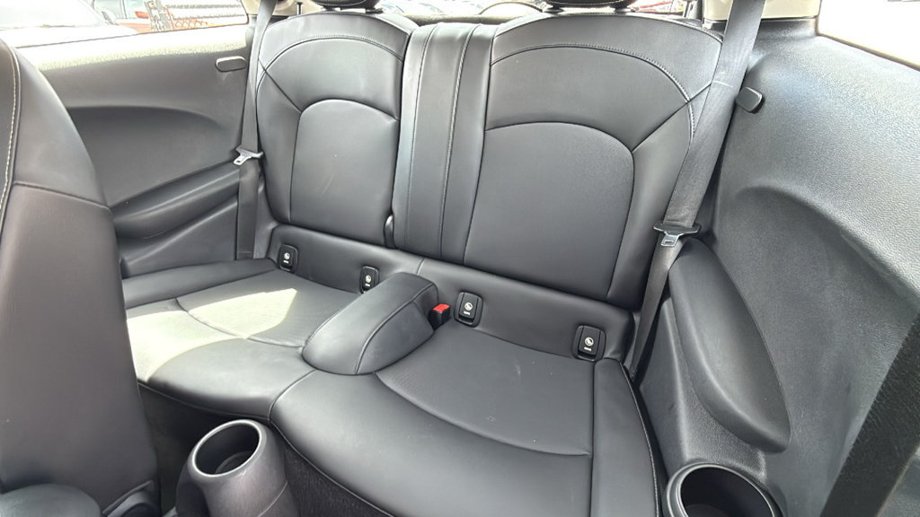 Used 2019 MINI Cooper 2-Door Hardtop w/ Signature Upholstery Package FWD image 24