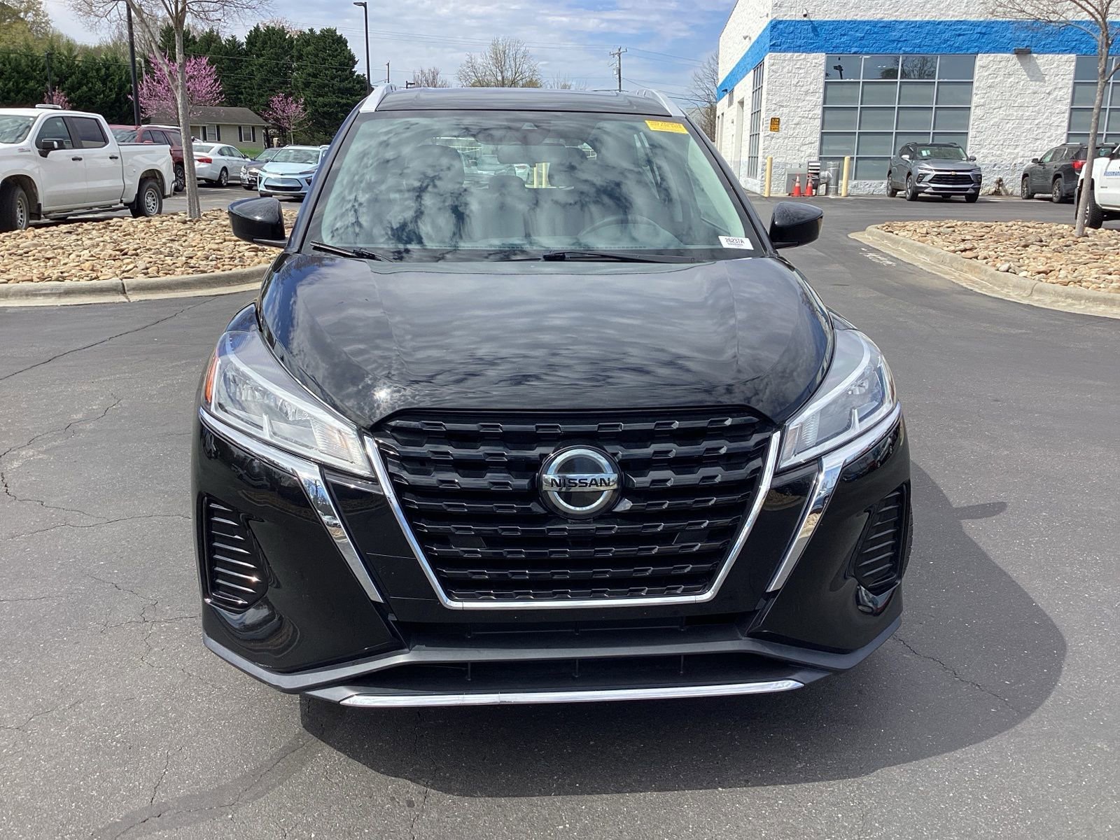 Used 2021 Nissan Kicks SV image 4