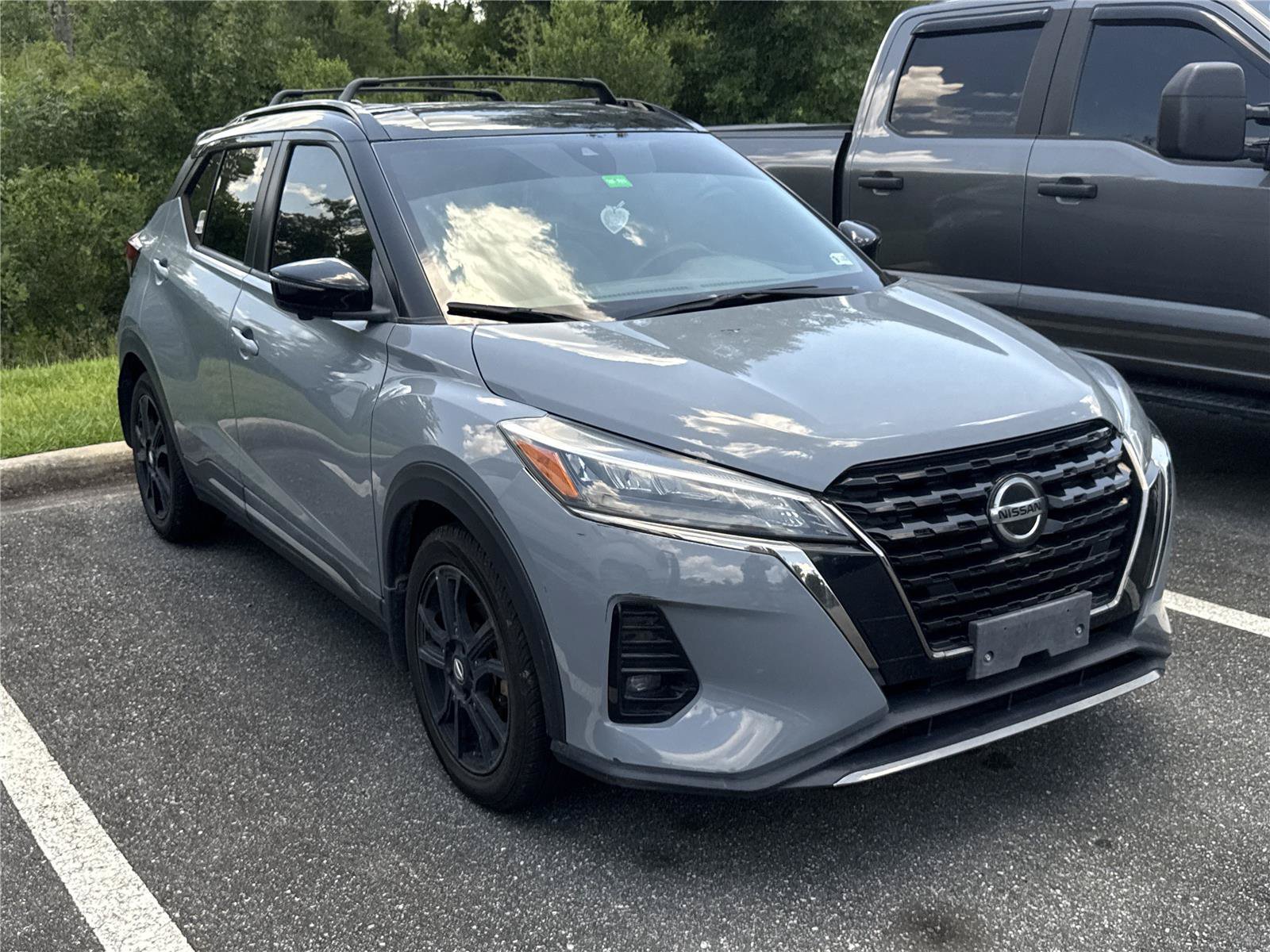 Used 2021 Nissan Kicks SR w/ SR Premium Package FWD image 2