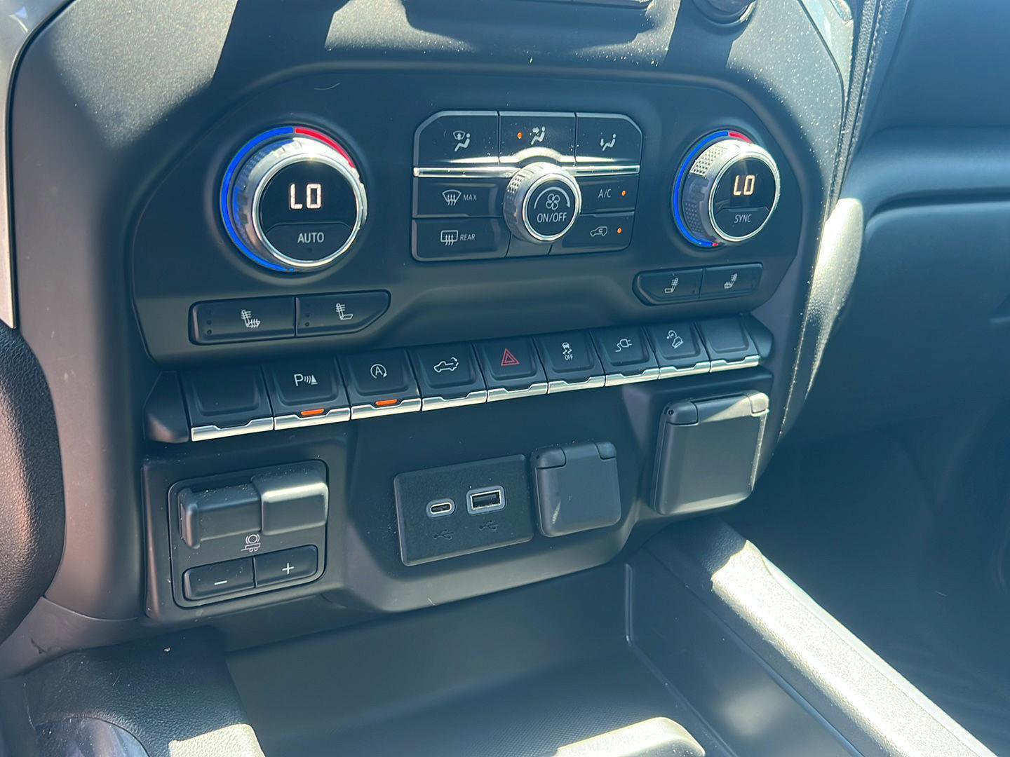 Used 2020 Chevrolet Silverado 1500 LT Trail Boss AWD/4WD image 26