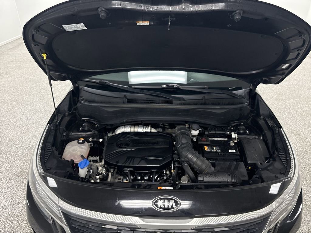 Used 2021 Kia Seltos S image 16