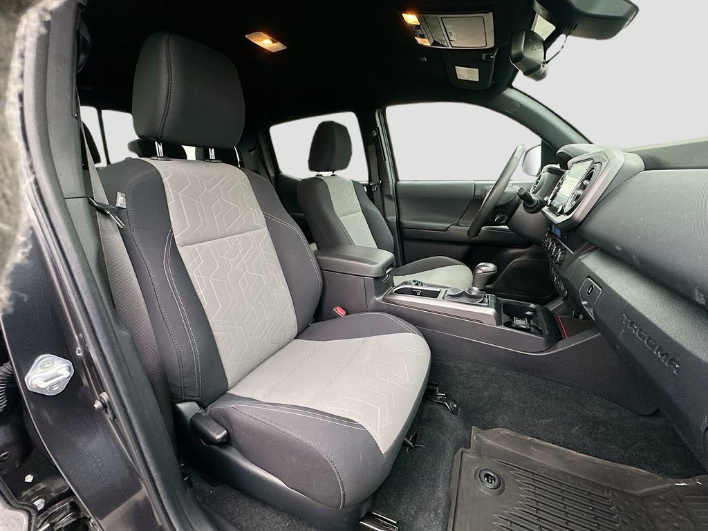 Used 2023 Toyota Tacoma TRD Sport w/ Technology Package image 25