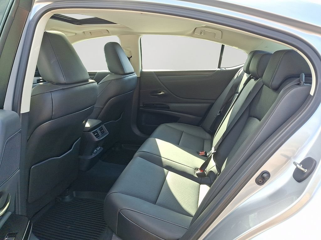 Used 2025 Lexus ES 350 w/ Premium Package FWD image 8