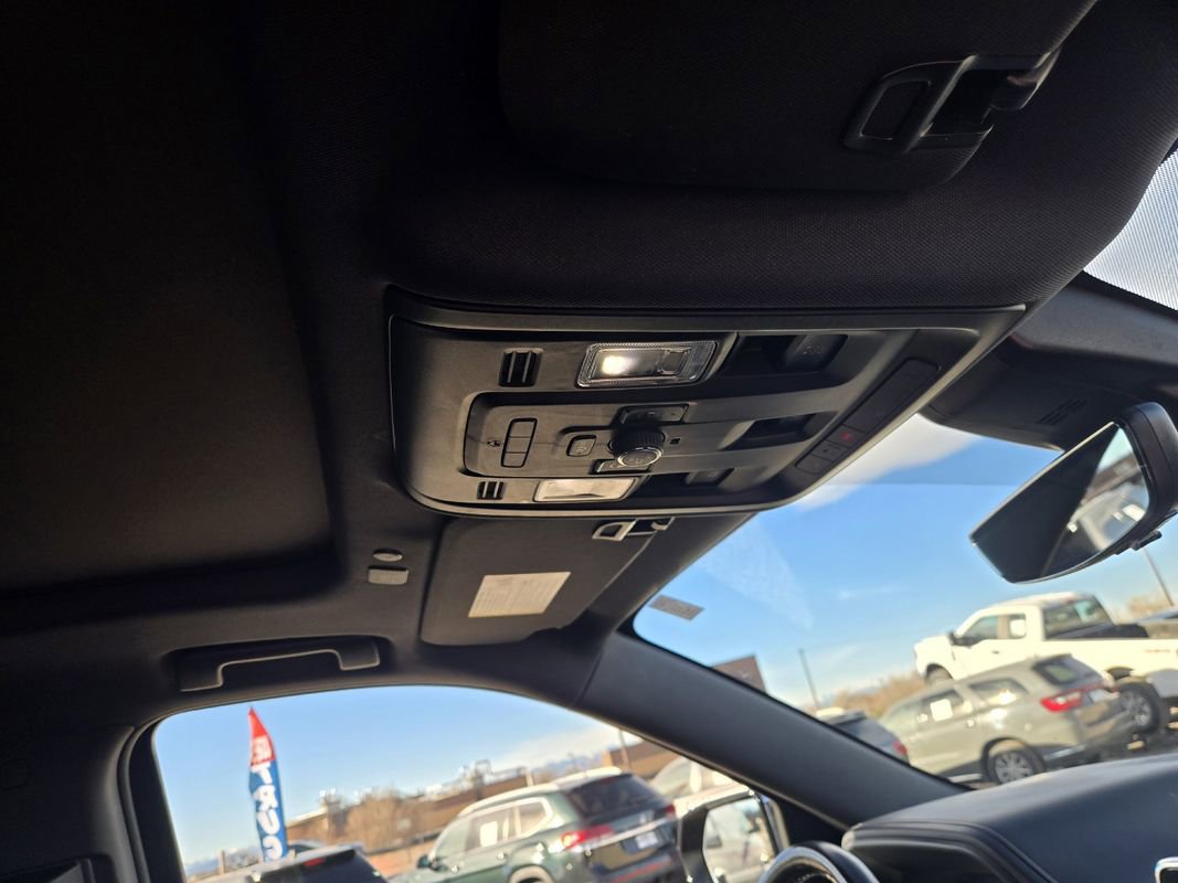 Used 2021 Chevrolet Tahoe Premier w/ Premium Package image 18