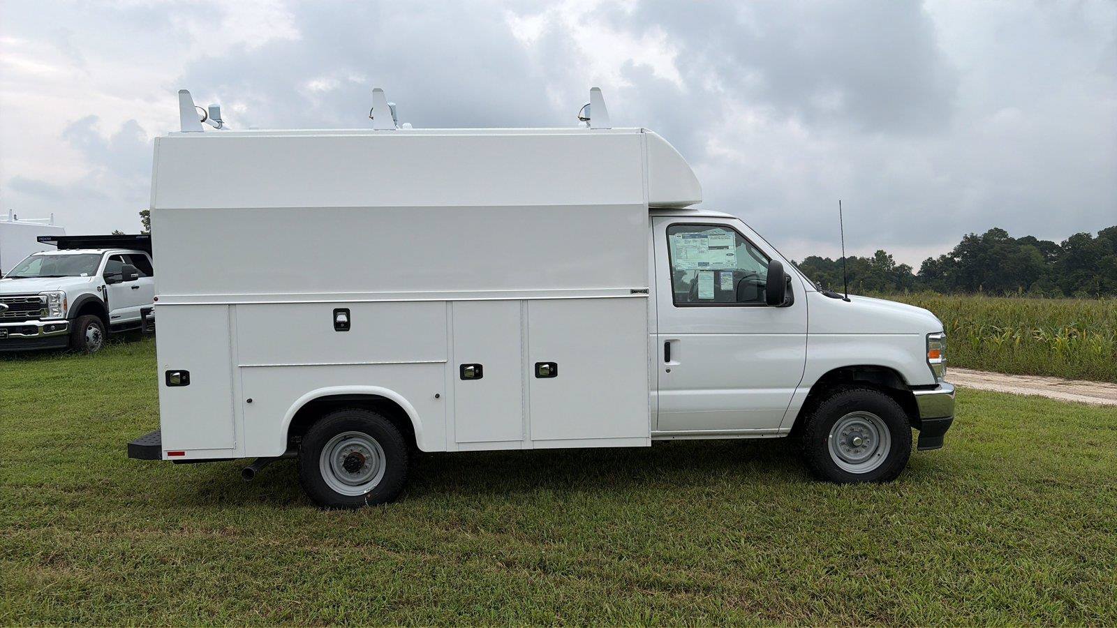 New 2027 Ford E-350 and Econoline 350 Super Duty w/ Power Equipment Group RWD image 6