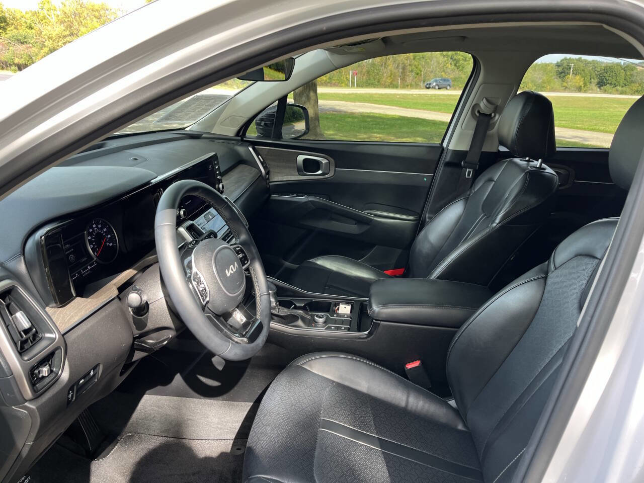 Used 2022 Kia Sorento S w/ Panoramic Sunroof Package image 26