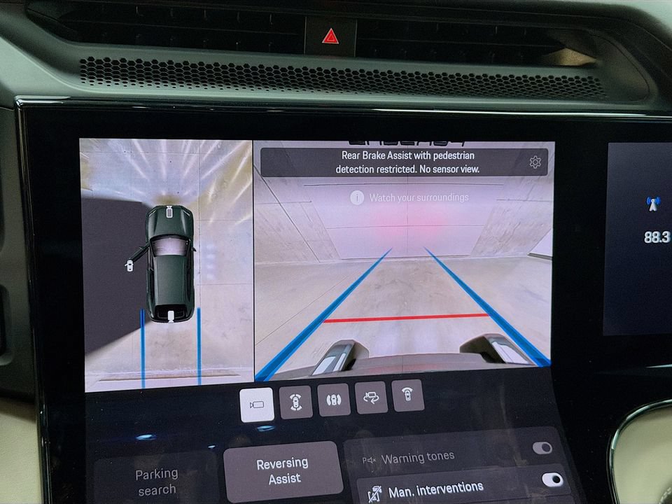 New 2026 Porsche Cayenne Electric AWD/4WD image 17