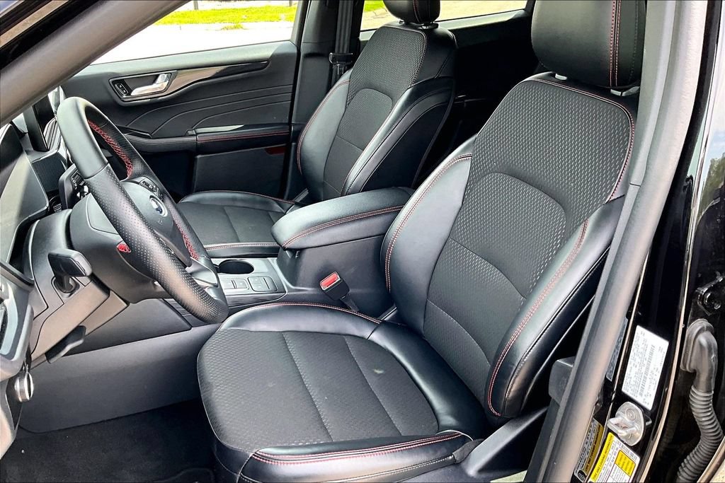 Used 2025 Ford Escape ST-Line AWD/4WD image 24