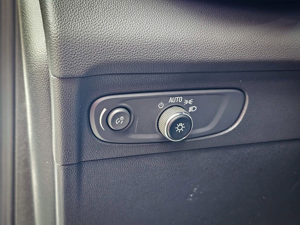 Certified 2023 Buick Envision Essence w/ Sport Touring Package image 14