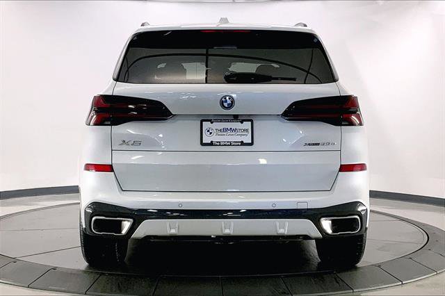 Certified 2024 BMW X5 xDrive50e w/ M Sport Package image 3