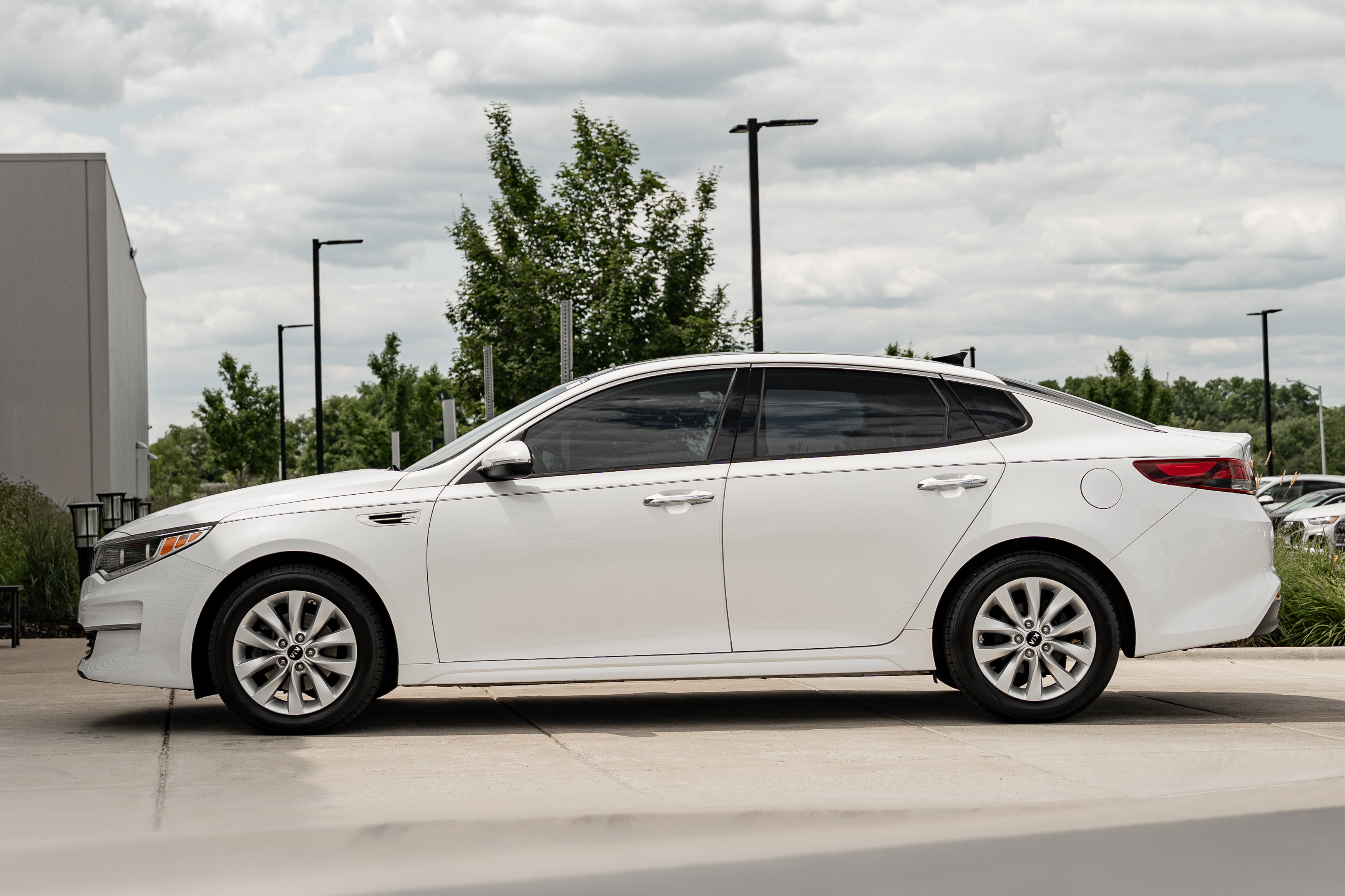 Used 2017 Kia Optima EX w/ Premium Package FWD image 6