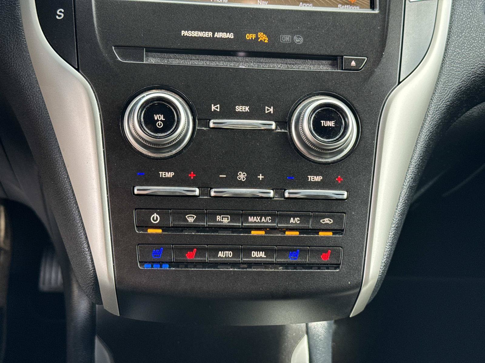 Used 2019 Lincoln MKC Reserve w/ MKC Technology Package FWD image 22