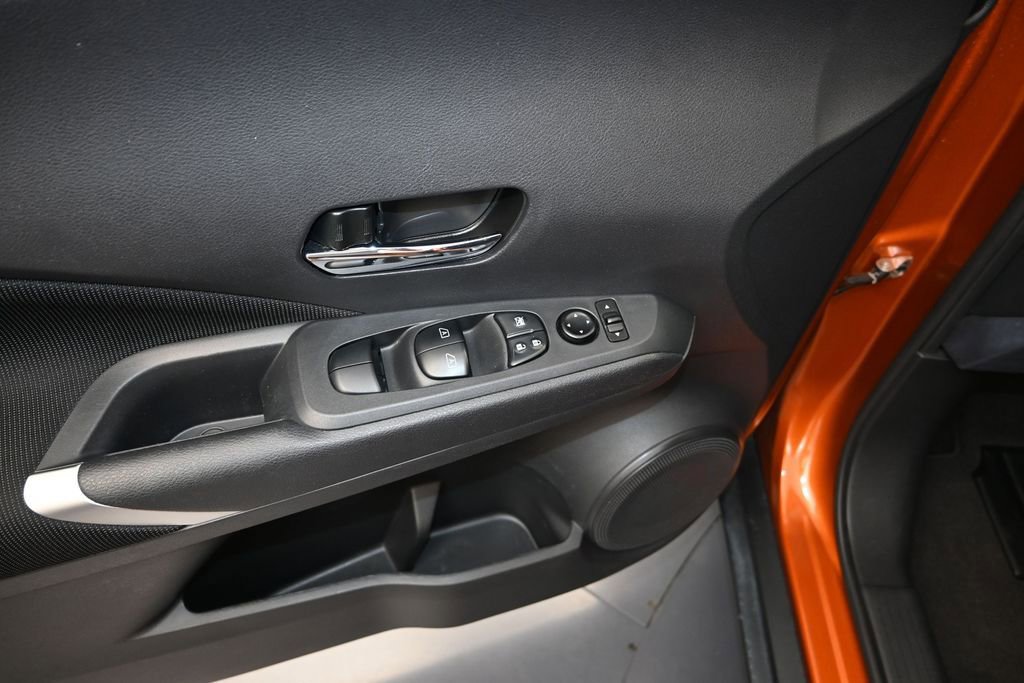 Used 2022 Nissan Kicks SV FWD image 11