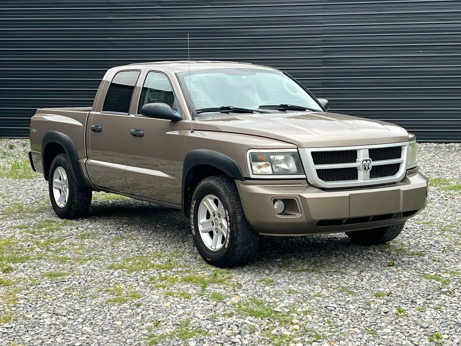 Used 2010 Dodge Dakota Big Horn w/ Premium Sound Group AWD/4WD image 2