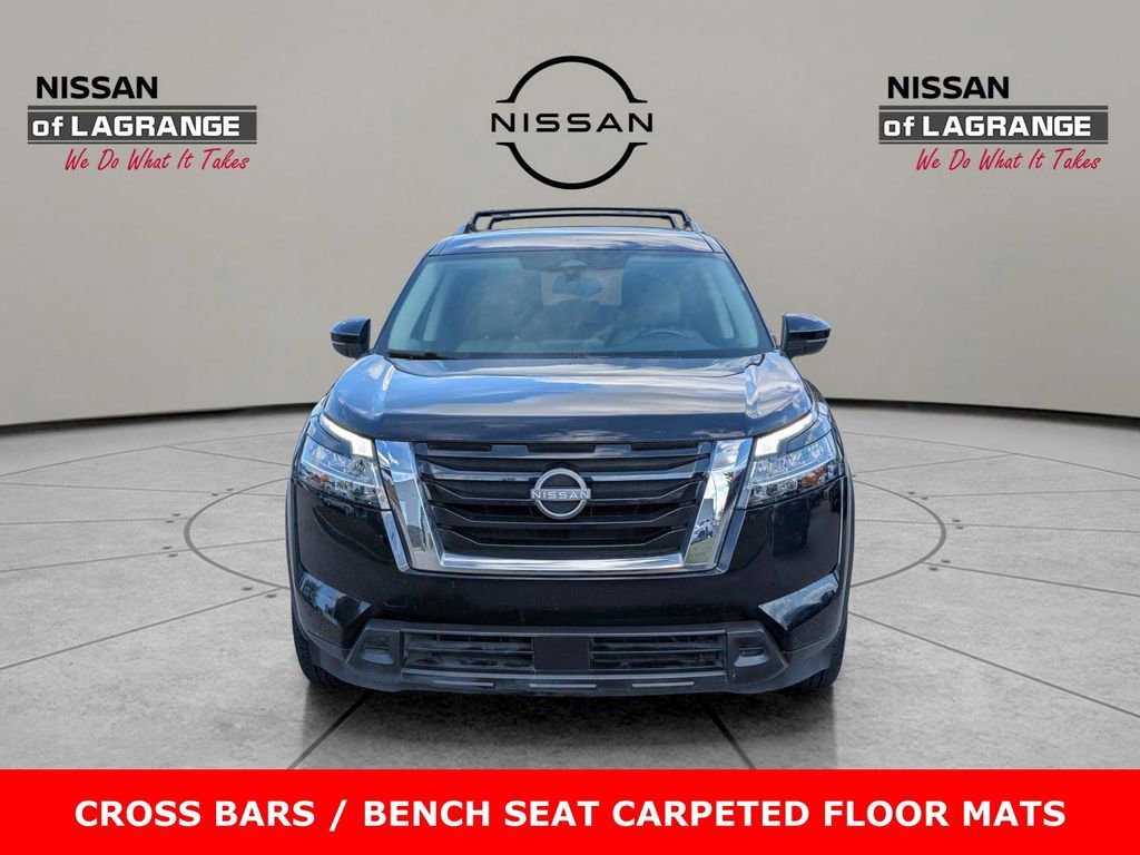 Used 2022 Nissan Pathfinder SV image 2