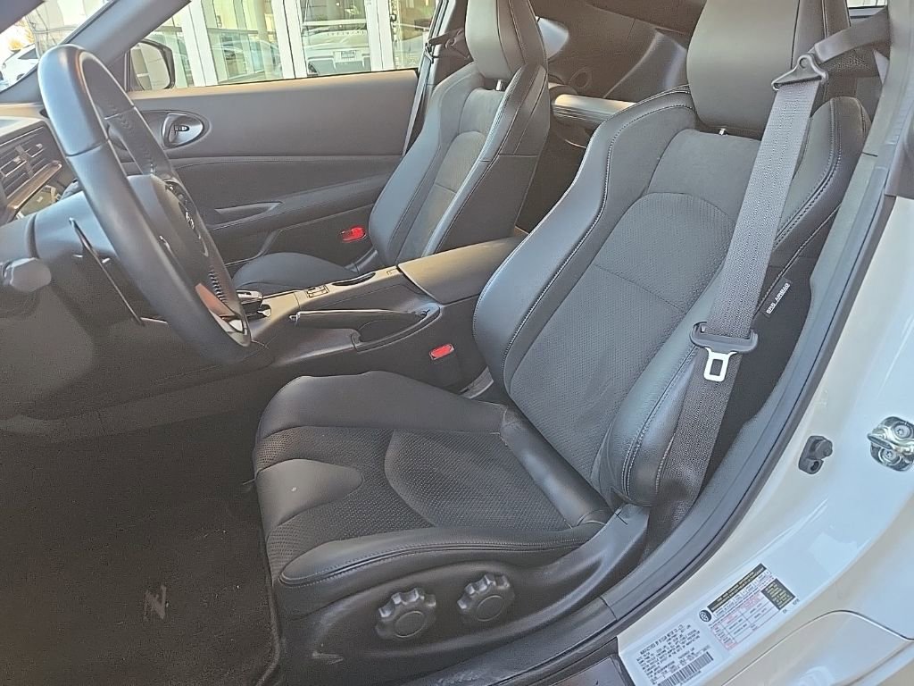 Used 2024 Nissan Z Performance w/ Floor Mat Package image 27