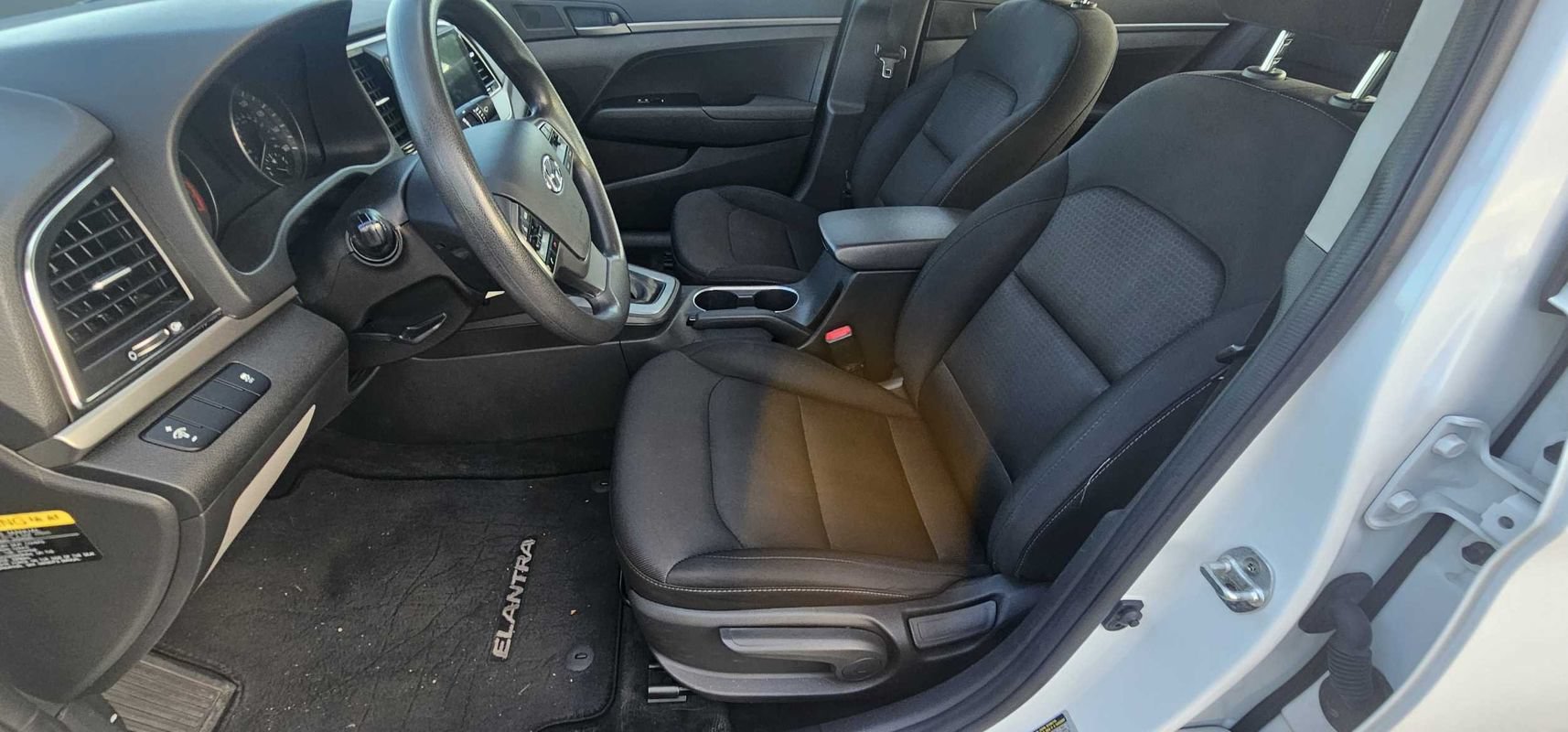 Used 2018 Hyundai Elantra SE FWD image 14