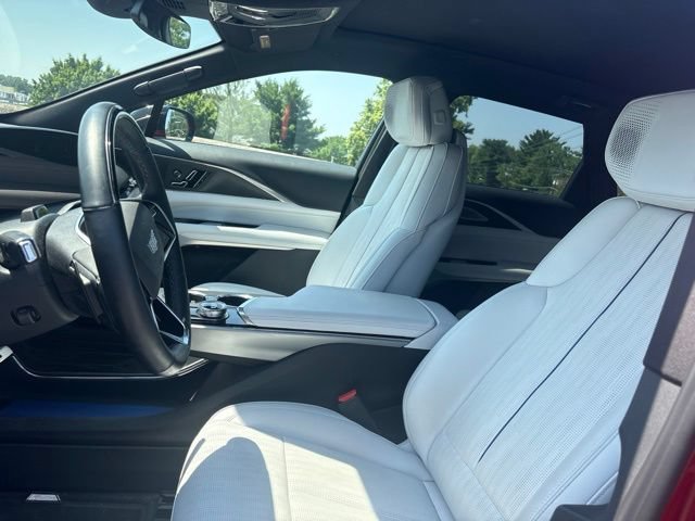 Used 2024 Cadillac Lyriq Luxury w/ LPO, Floor Liner Package AWD/4WD image 3