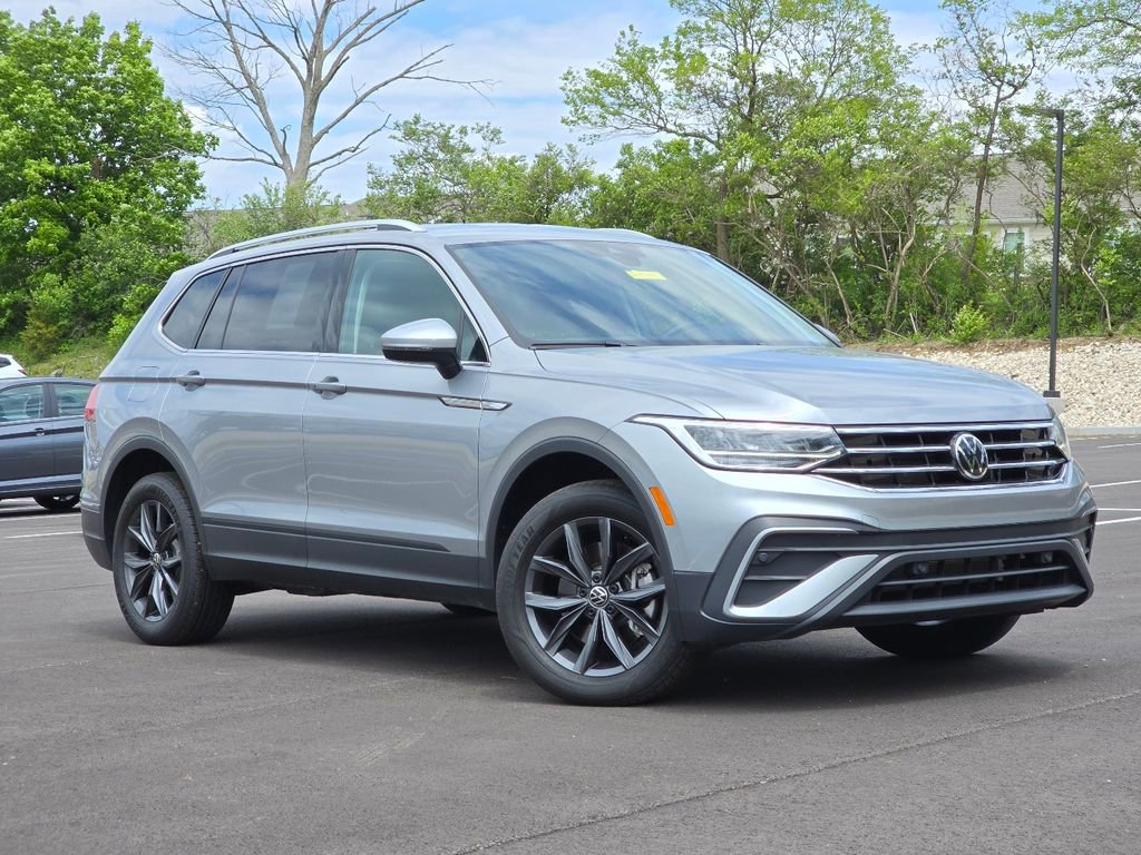 Certified 2024 Volkswagen Tiguan Wolfsburg Edition AWD/4WD image 1