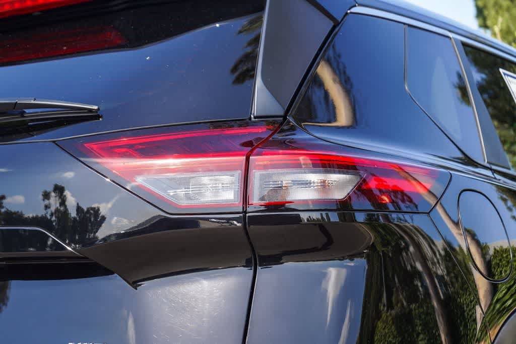 Used 2023 Nissan Rogue S AWD/4WD image 7