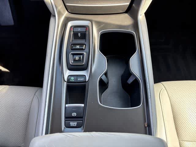 Used 2018 Honda Accord Touring image 18