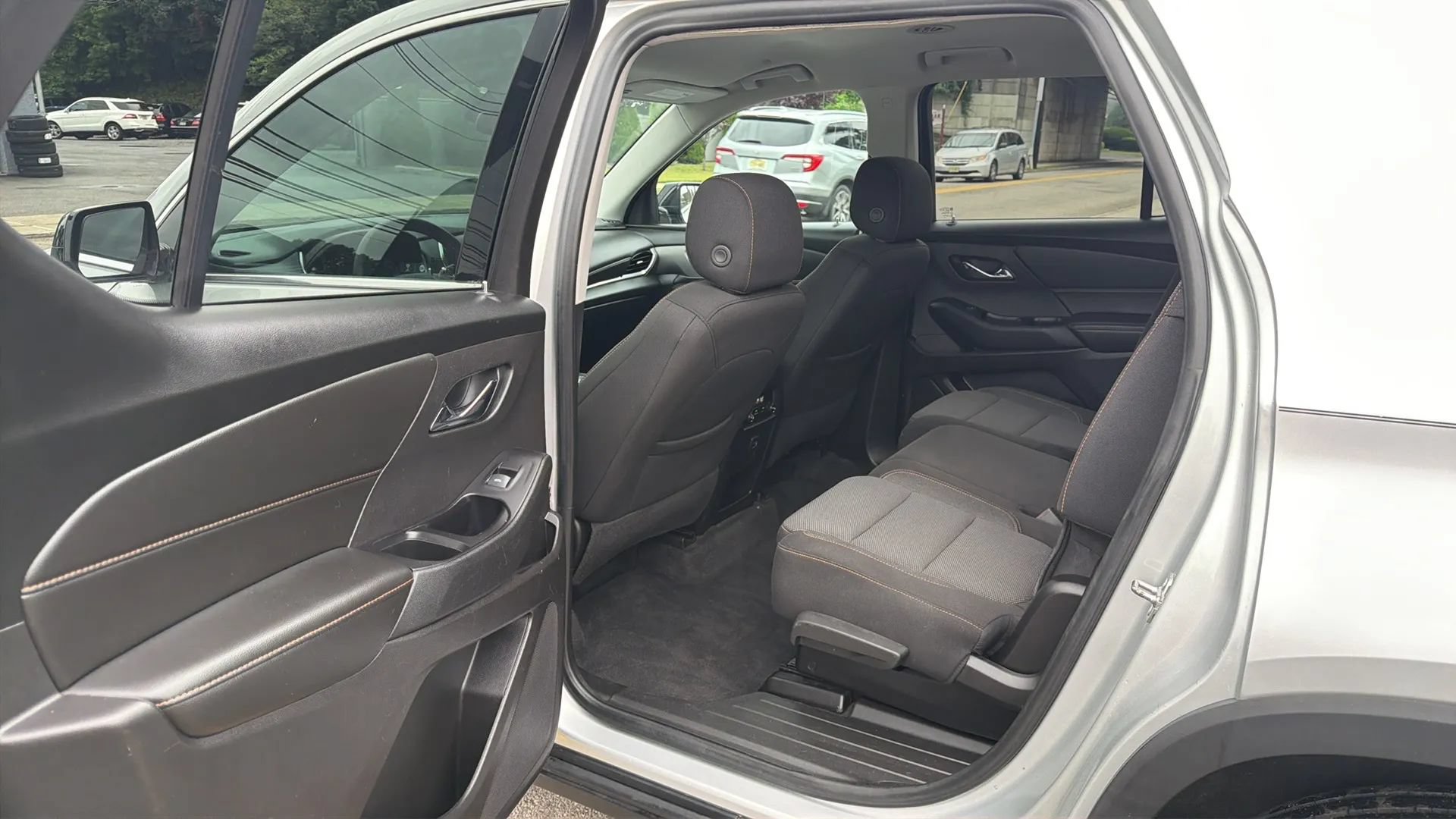 Used 2019 Chevrolet Traverse LS FWD image 24