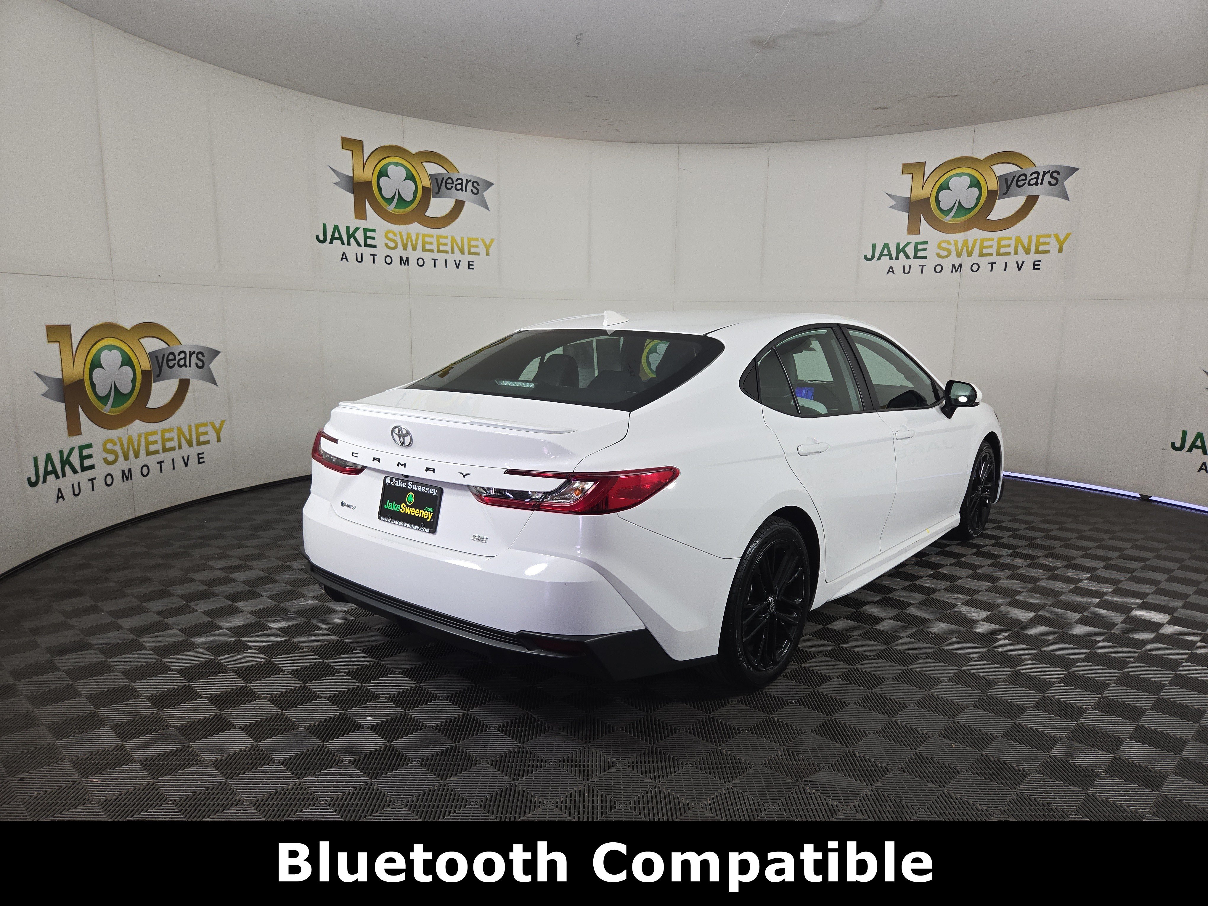 Used 2025 Toyota Camry SE FWD image 9