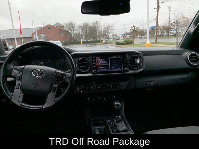 Used 2020 Toyota Tacoma TRD Off-Road w/ Technology Package image 16