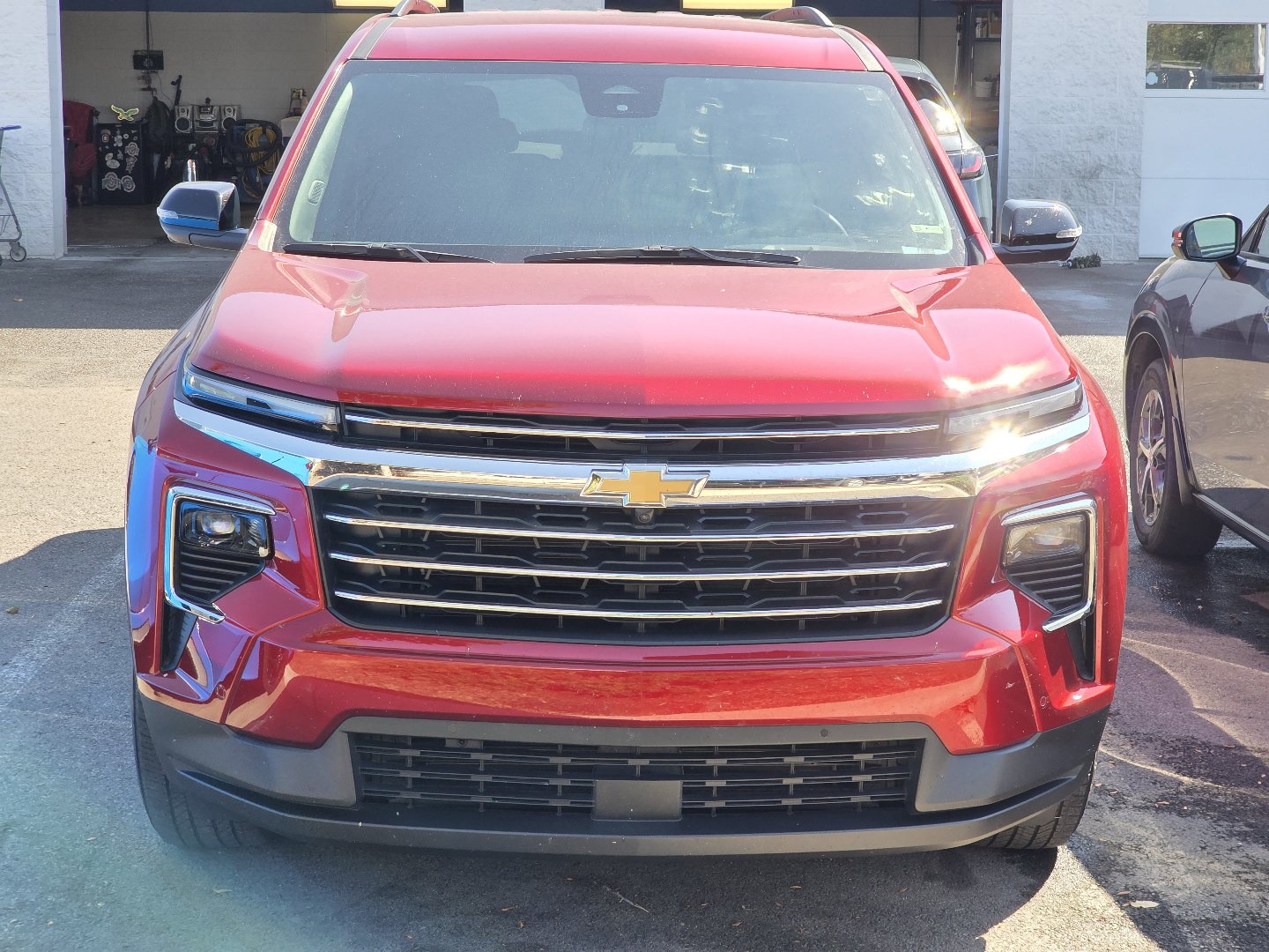 Used 2024 Chevrolet Traverse LT w/ Enhanced Driving Package AWD/4WD image 3