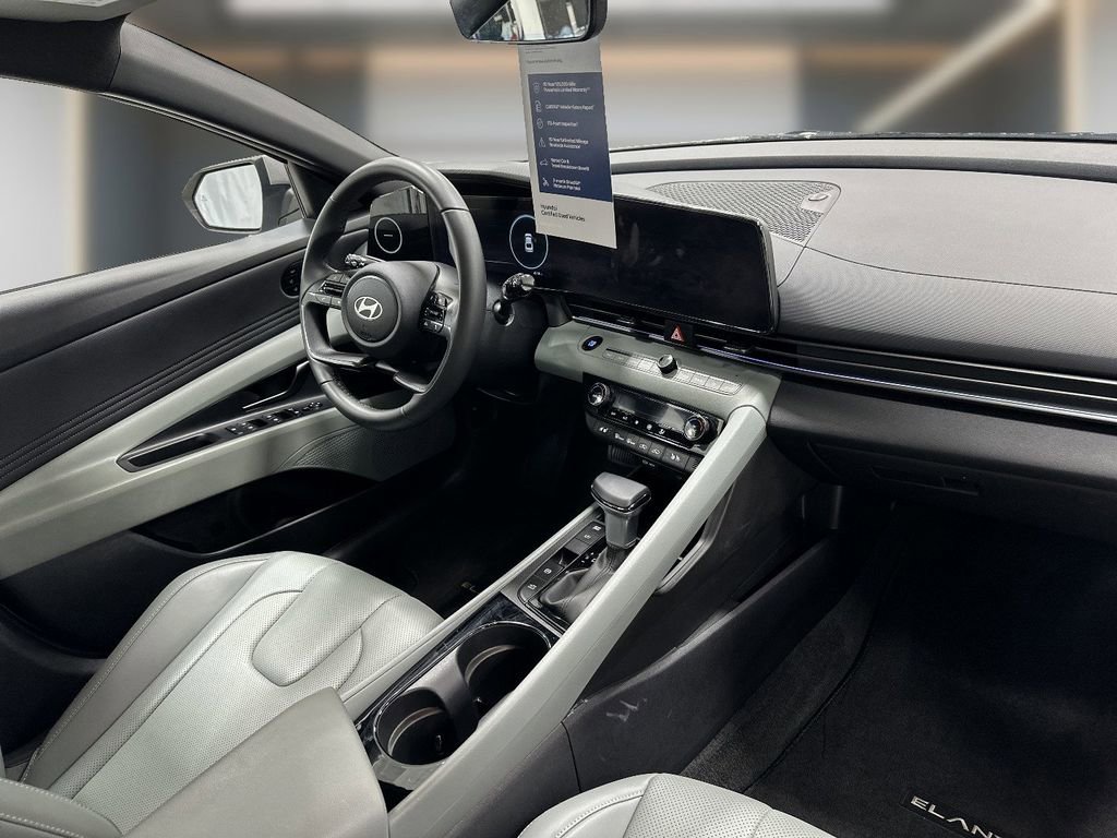 Certified 2025 Hyundai Elantra Limited image 6