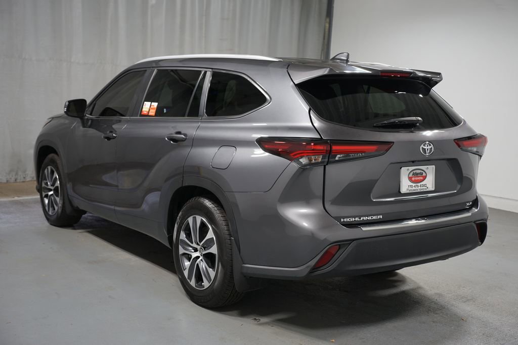 Certified 2024 Toyota Highlander XLE image 6