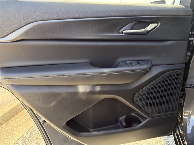 New 2025 Jeep Grand Cherokee L Altitude image 21