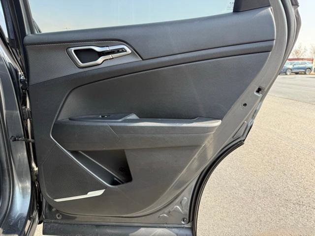 Used 2023 Kia Sportage LX image 33