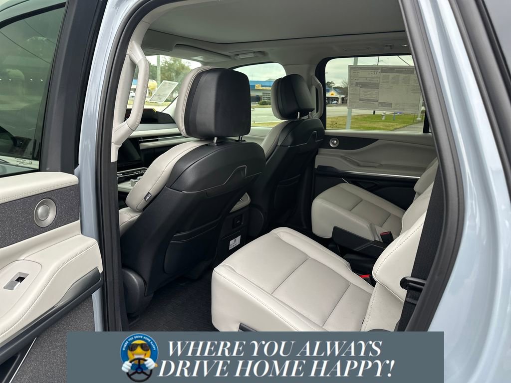 New 2025 Lincoln Navigator L Reserve image 23