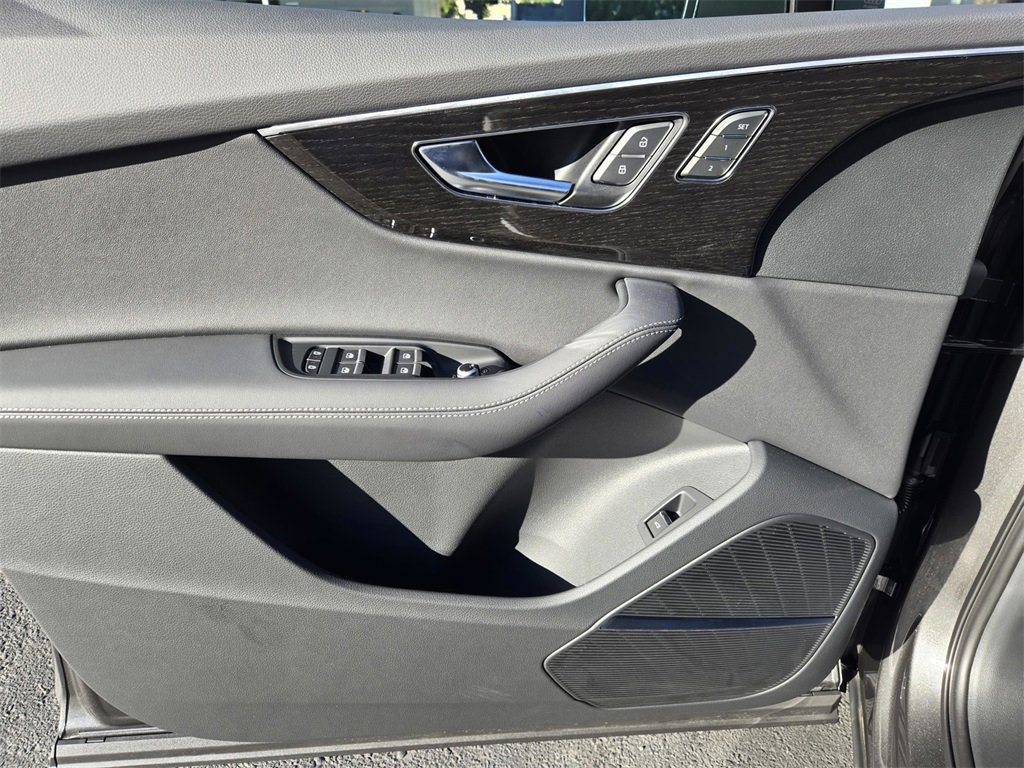 New 2025 Audi Q7 2.0T Premium Plus image 16