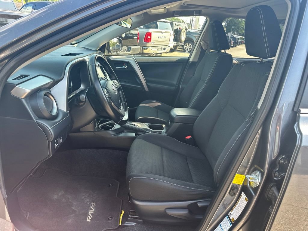 Used 2016 Toyota RAV4 XLE AWD/4WD image 12