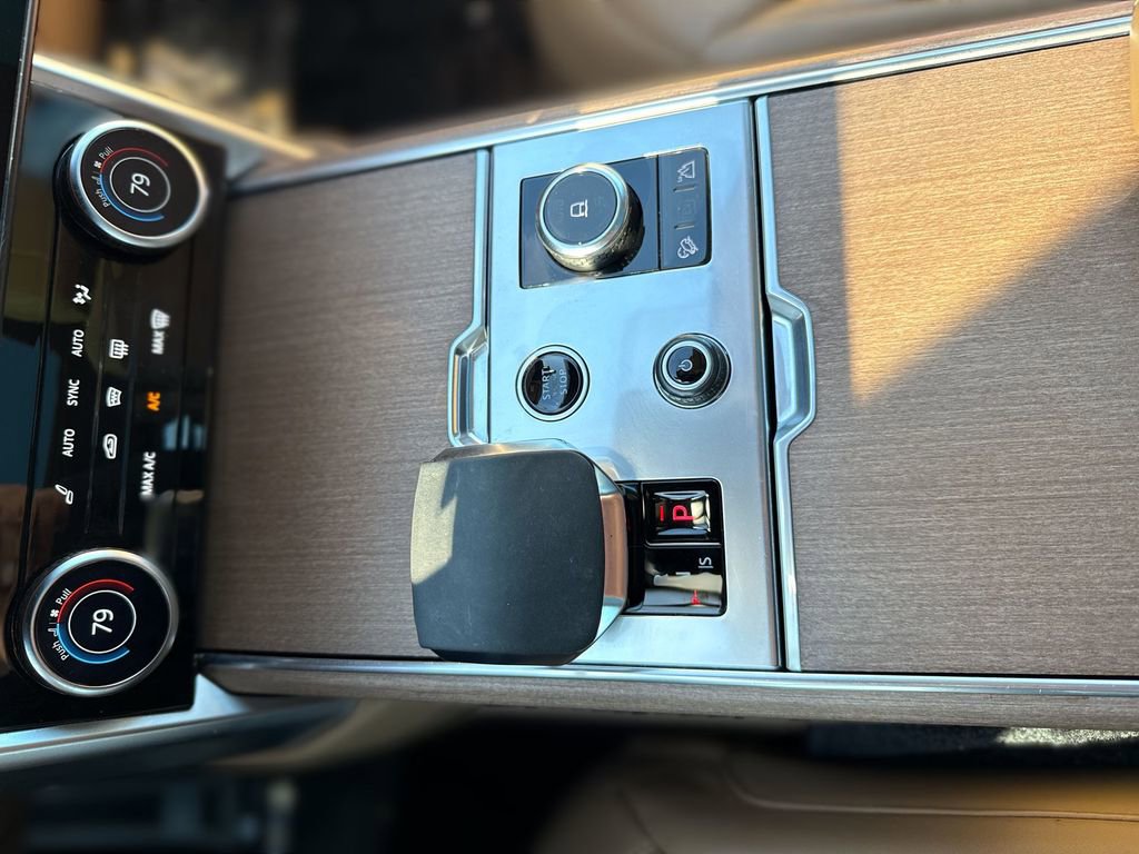 Used 2023 Land Rover Range Rover SE image 21