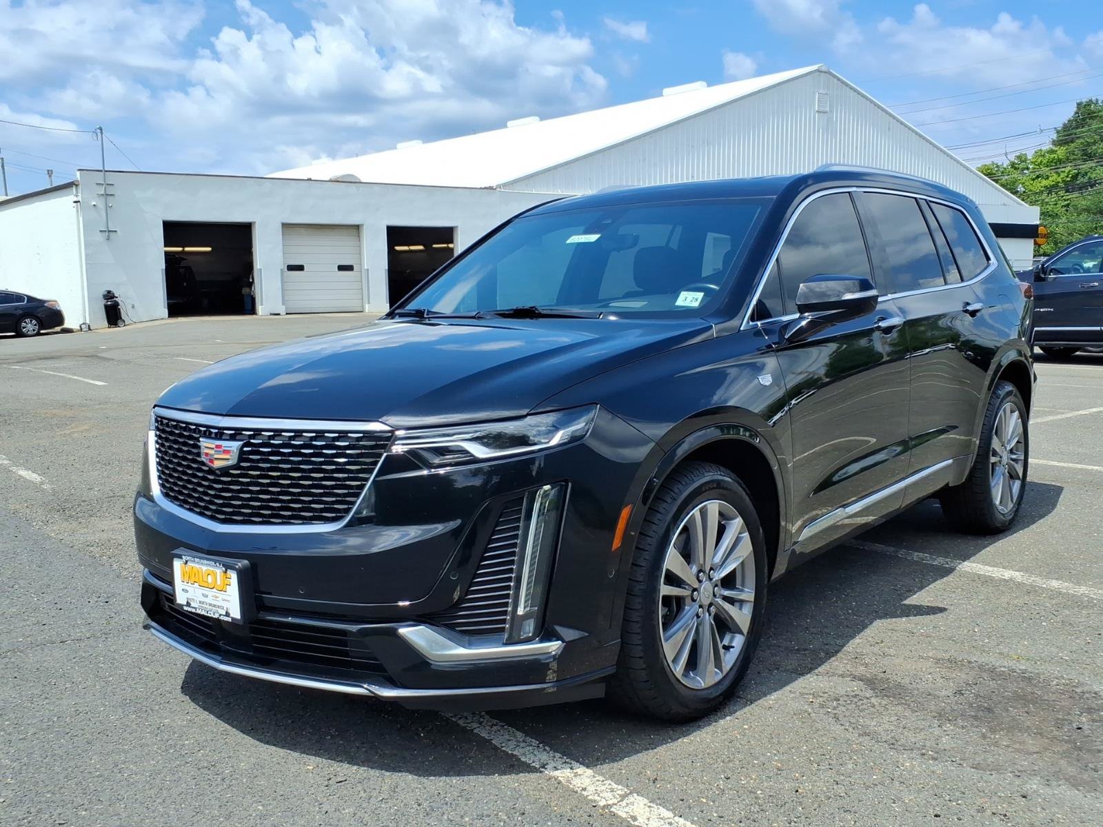 Certified 2023 Cadillac XT6 Premium Luxury w/ Technology Package AWD/4WD image 3