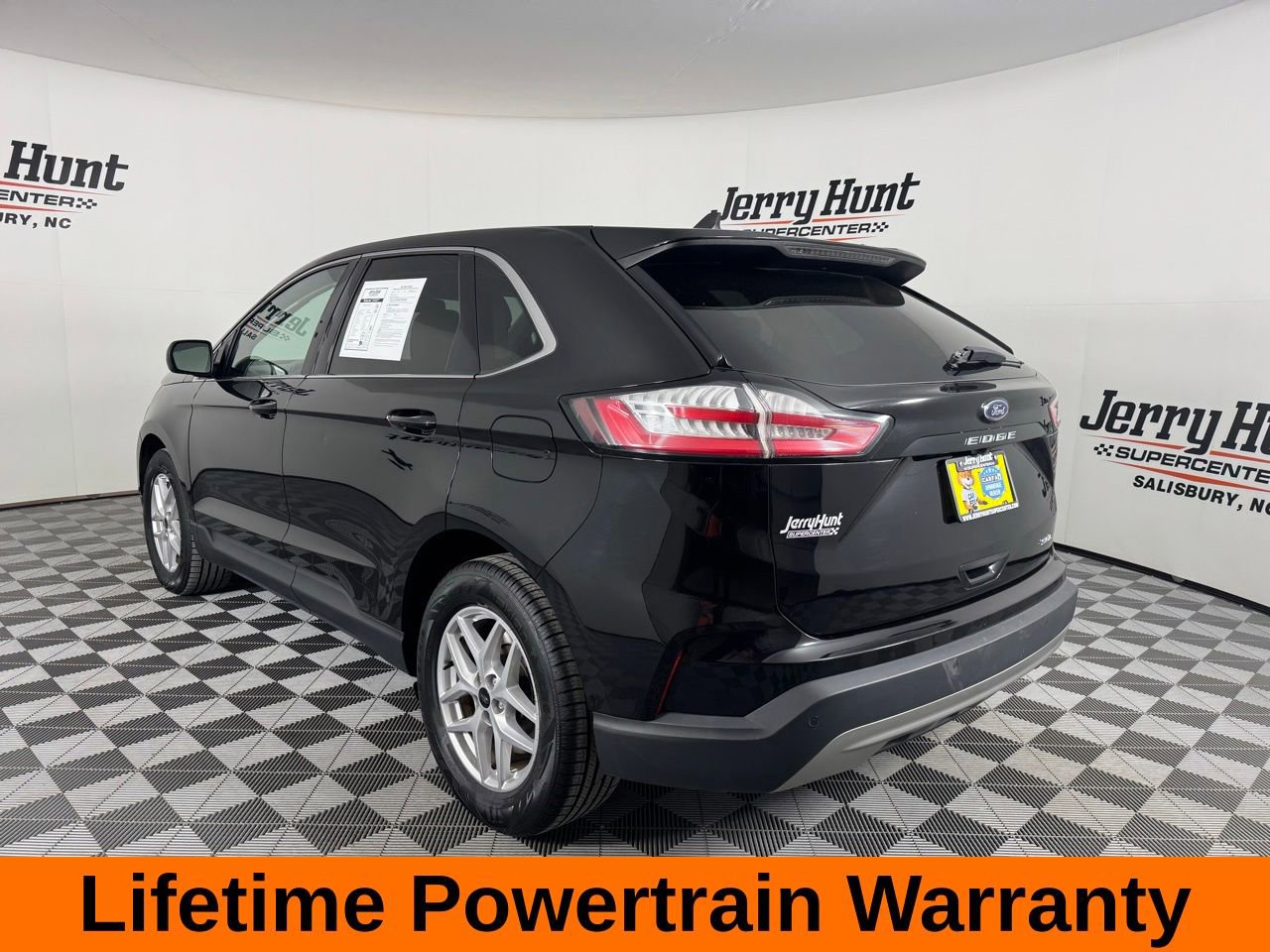 Used 2023 Ford Edge SEL image 9