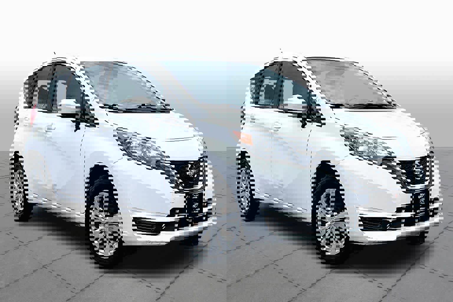 Used 2017 Nissan Versa Note SV image 3