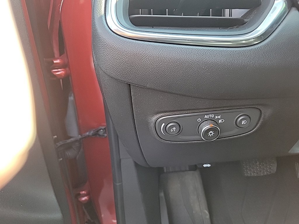 Used 2023 Chevrolet Equinox Premier AWD/4WD image 12