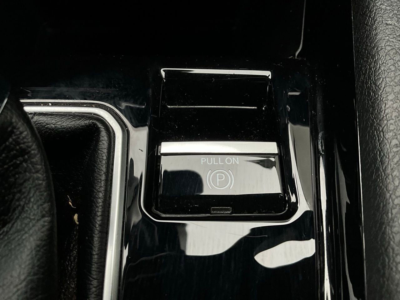 Used 2025 Jeep Compass Limited image 25