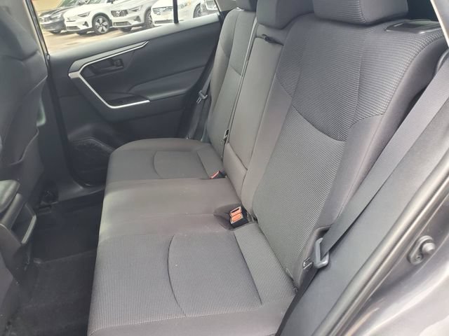 Used 2021 Toyota RAV4 LE AWD/4WD image 24