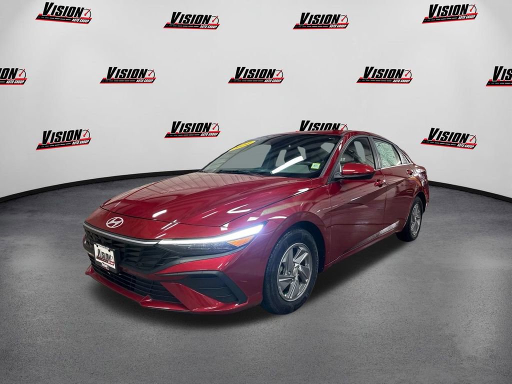 Used 2024 Hyundai Elantra SE