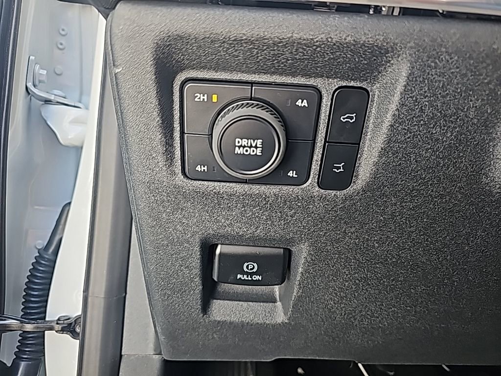 Used 2025 Ford Expedition Platinum w/ Driver's Package image 25