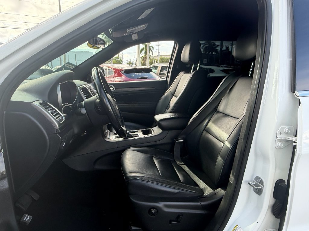 Used 2019 Jeep Grand Cherokee Laredo RWD image 8