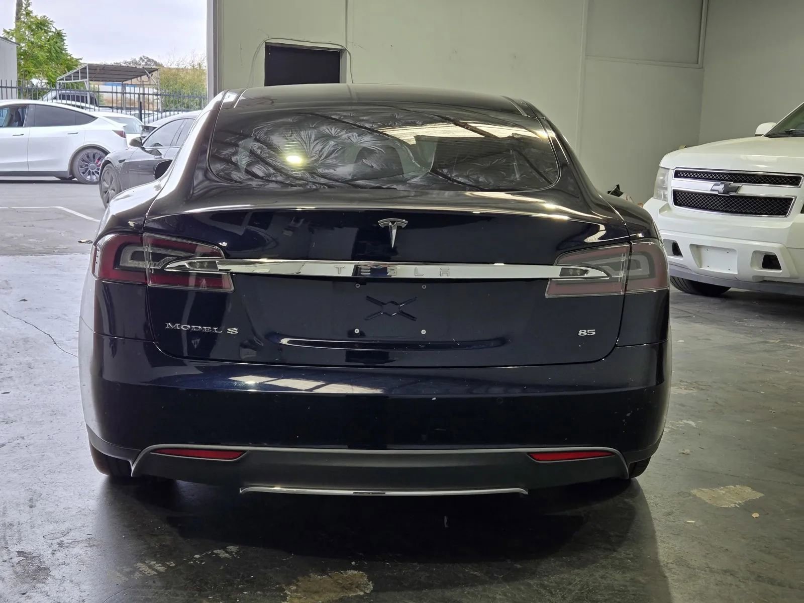 Used 2015 Tesla Model S 85 RWD image 3
