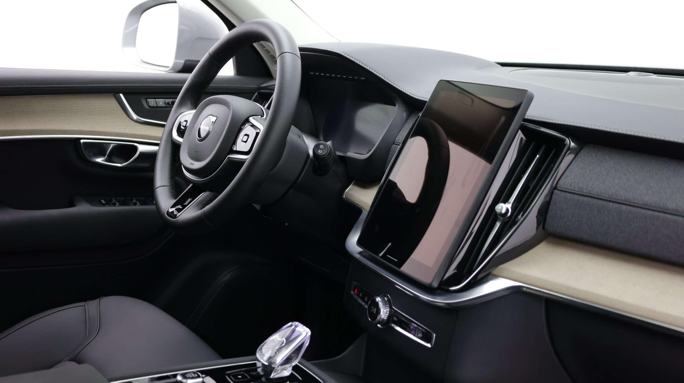 Used 2025 Volvo XC90 B5 Core AWD/4WD image 43
