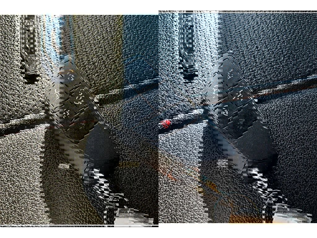 Used 2024 GMC Sierra 2500 AT4 image 11