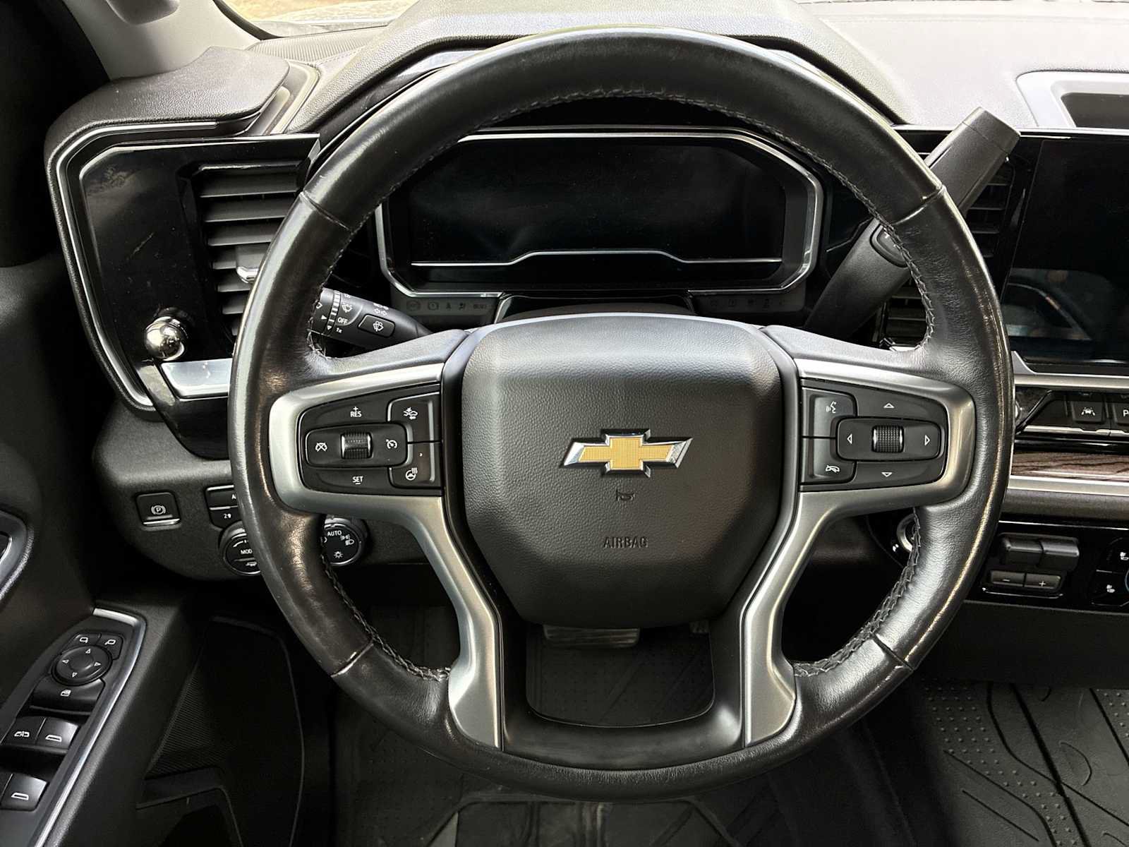 Used 2022 Chevrolet Silverado 1500 LT w/ Max Trailering Package AWD/4WD image 11